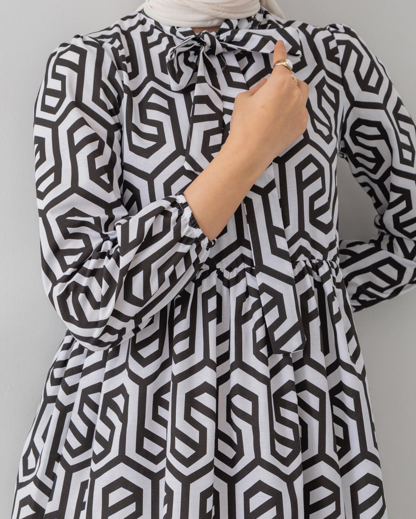 Geometric Pattern Abaya HAC_0083