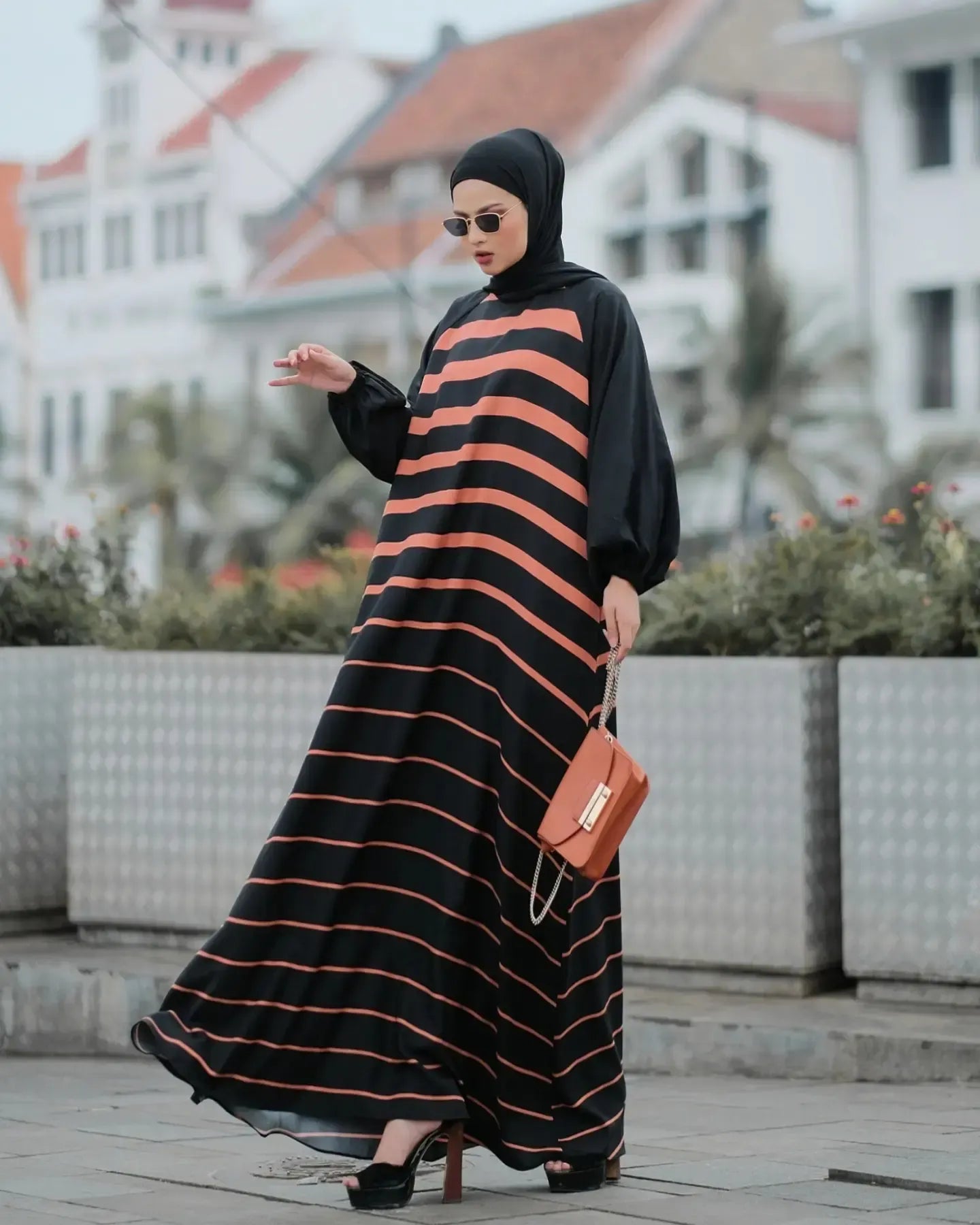 Peach Lines Abaya HAC_0128