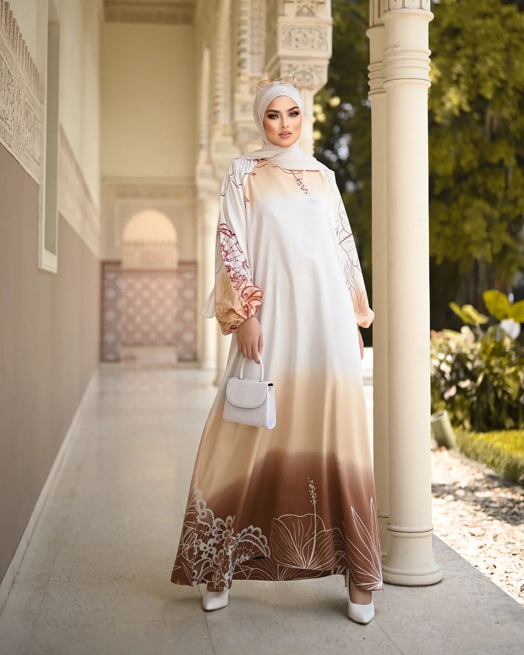 White Brown Abaya HAC_0170