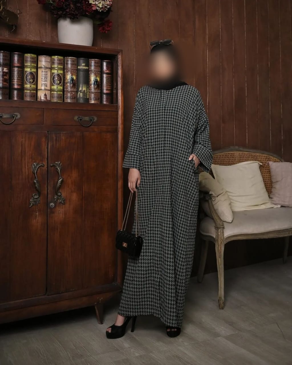 Green Hounds Abaya HAC_0086