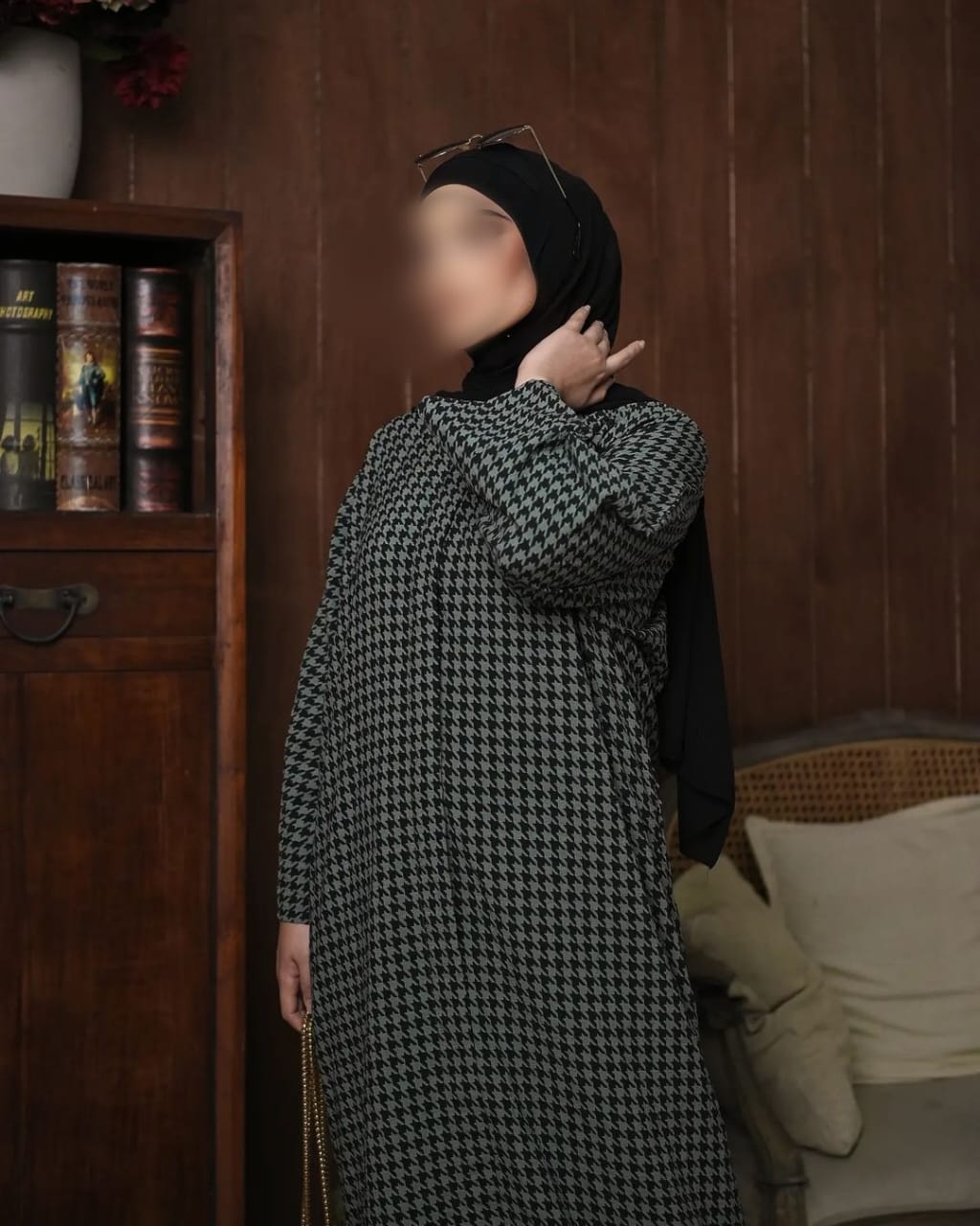 Green Hounds Abaya HAC_0086