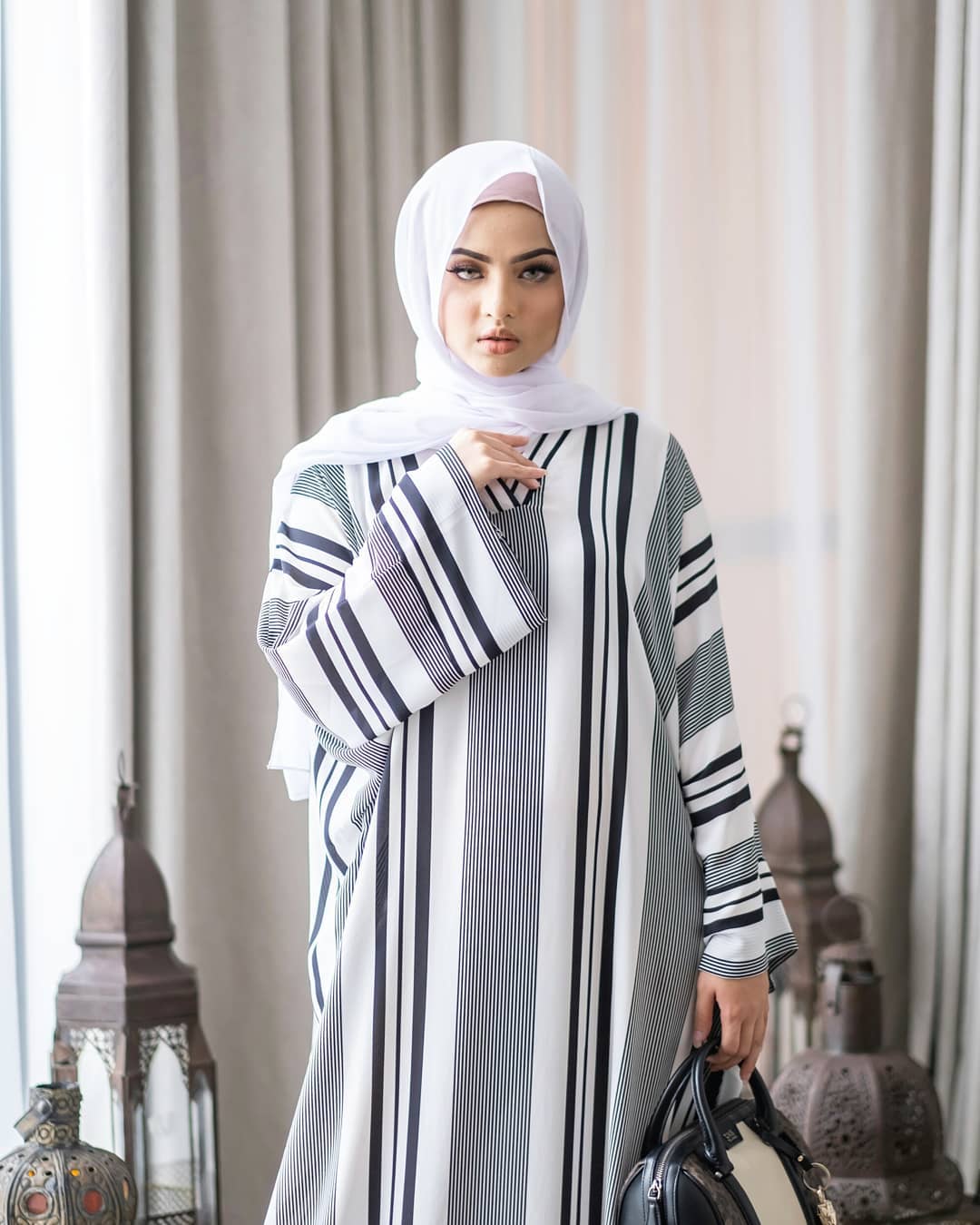 White Lines Abaya HAC_0172